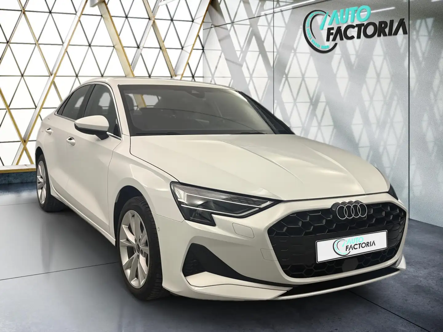 Audi A3 Berline -32% 30 TFSI 116 BVA+MIRRORLINK+RADARS+Opts Beige - 2