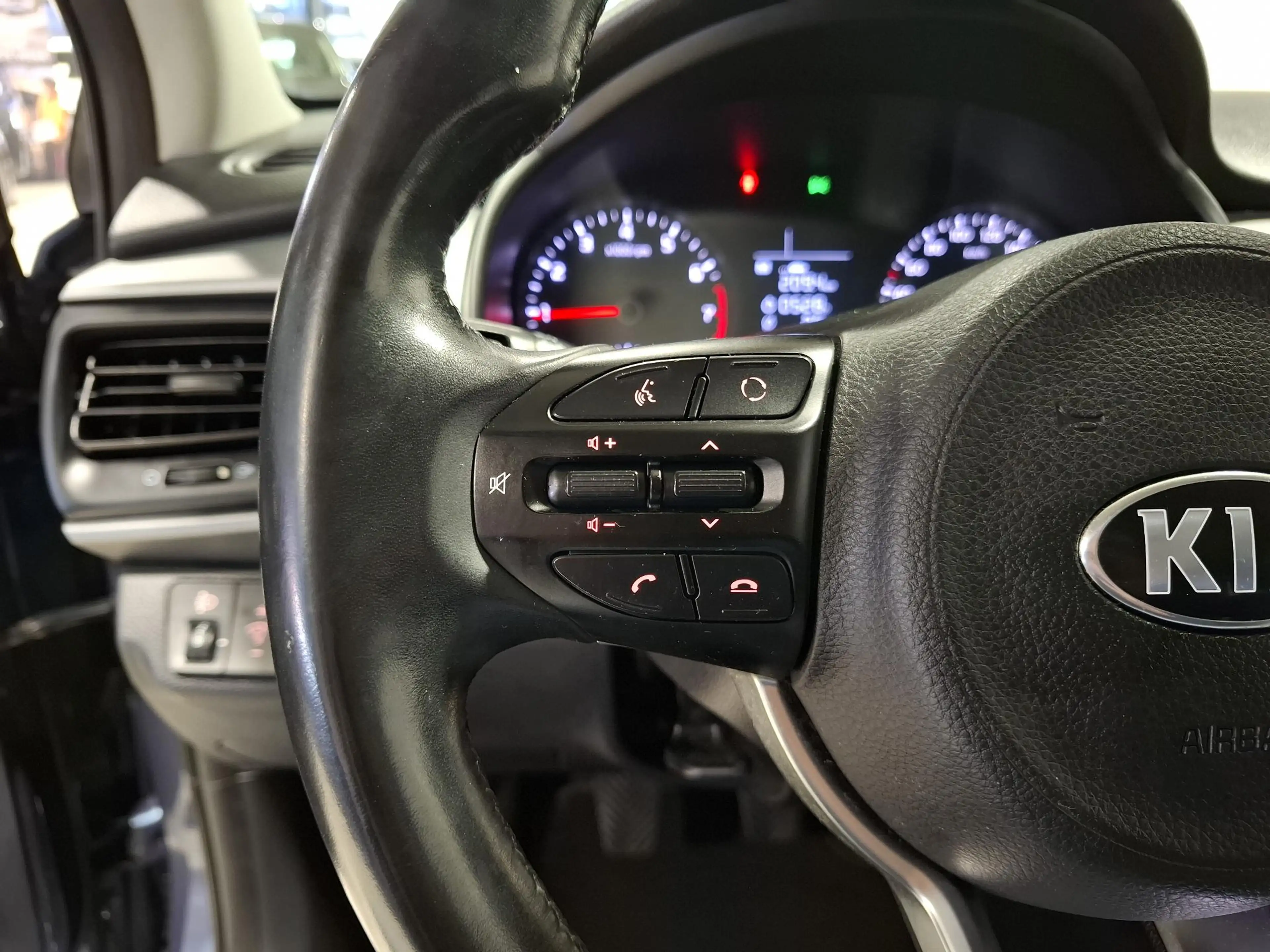 Kia Stonic 1.0 T-GDi ComfortPlusLine Navigator Apple Carplay/ — photo 13