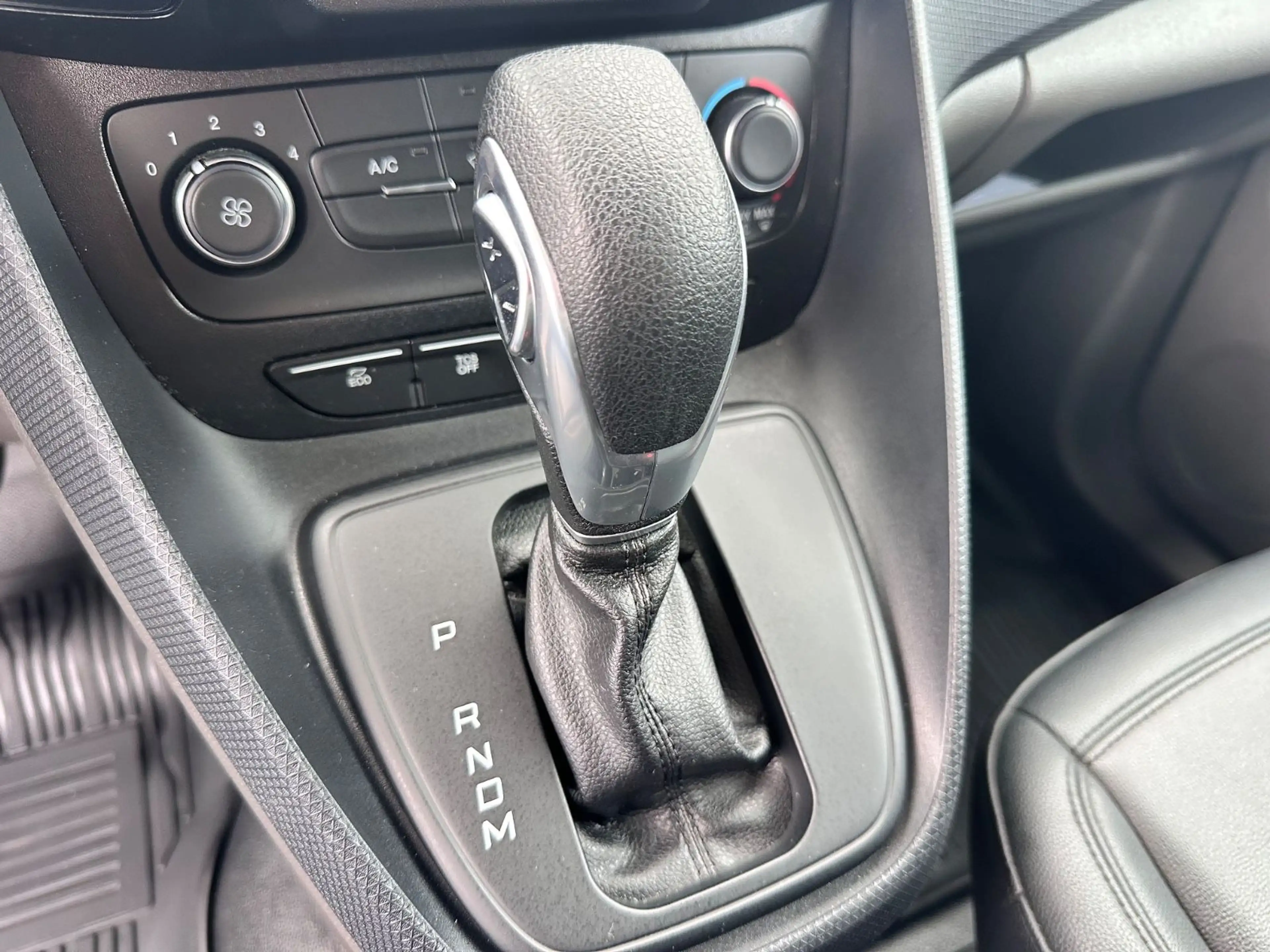 Ford Transit Connect Kasten lang Aut. Leder PDC AHK — photo 16
