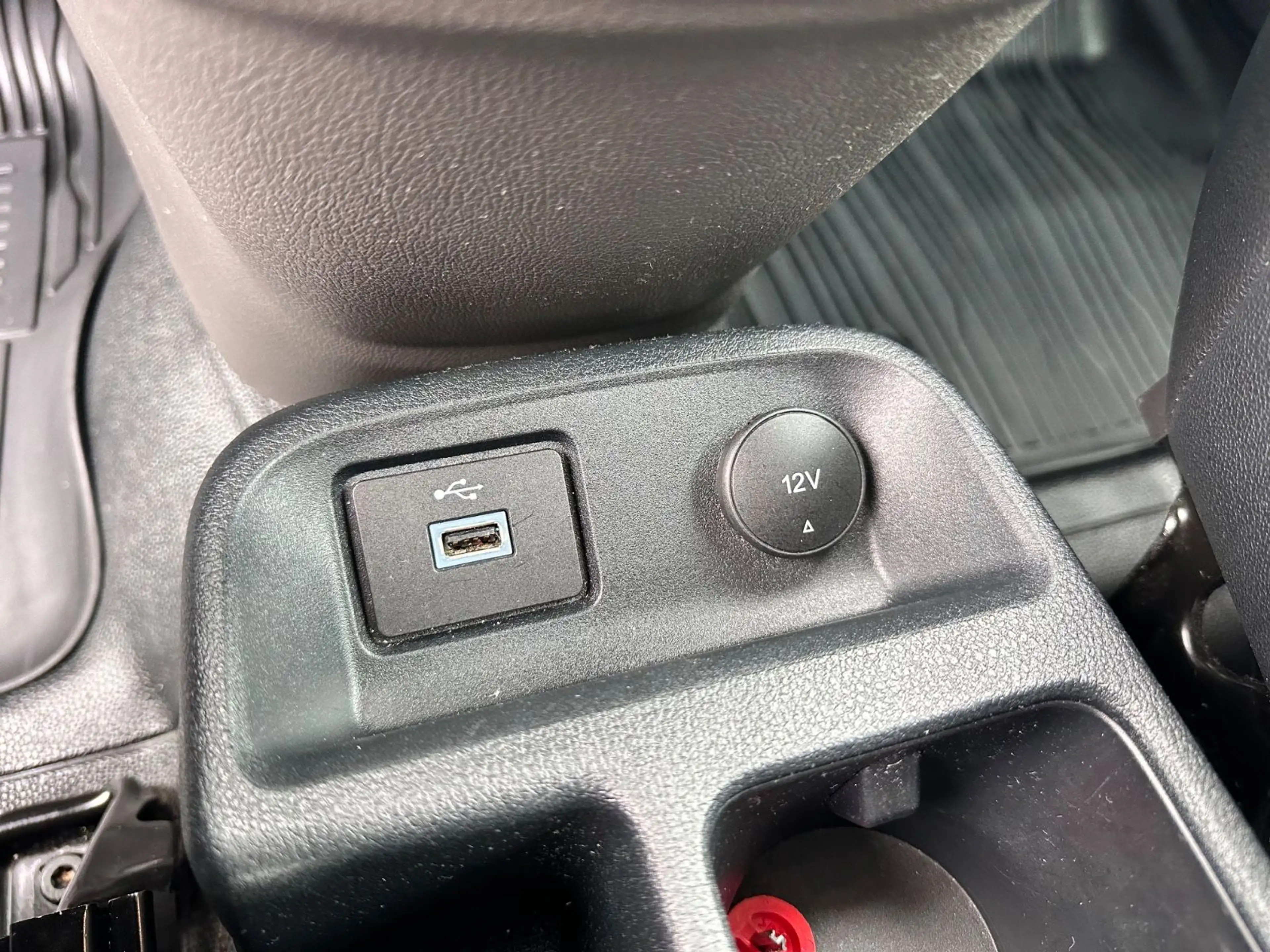 Ford Transit Connect Kasten lang Aut. Leder PDC AHK — photo 20