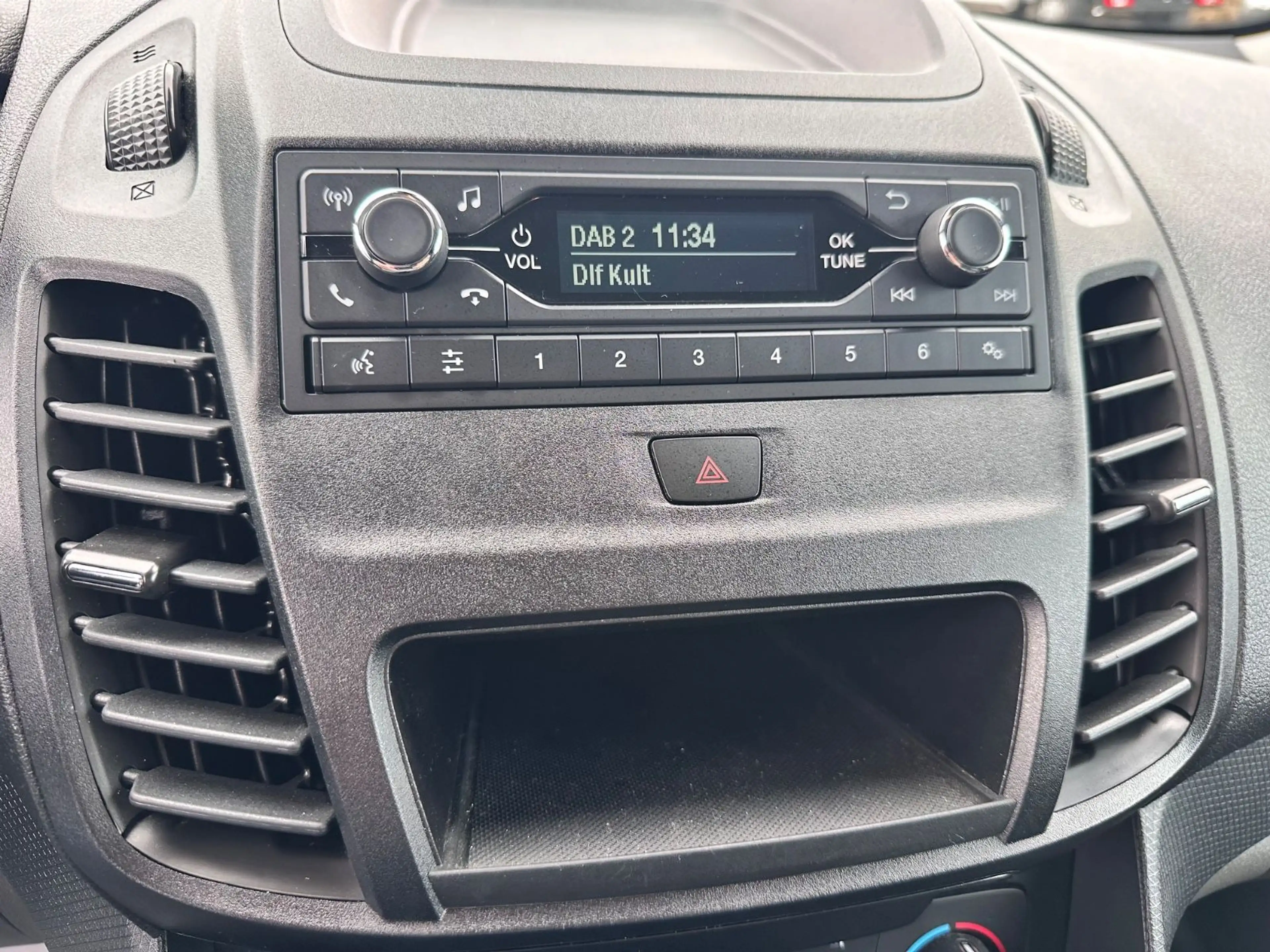 Ford Transit Connect Kasten lang Aut. Leder PDC AHK — photo 18