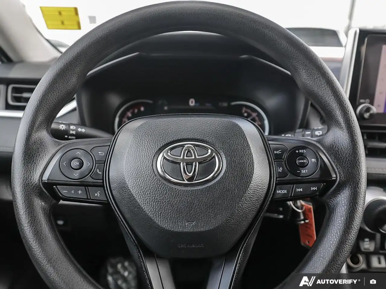 Toyota RAV 4 снимка Toyota RAV 4