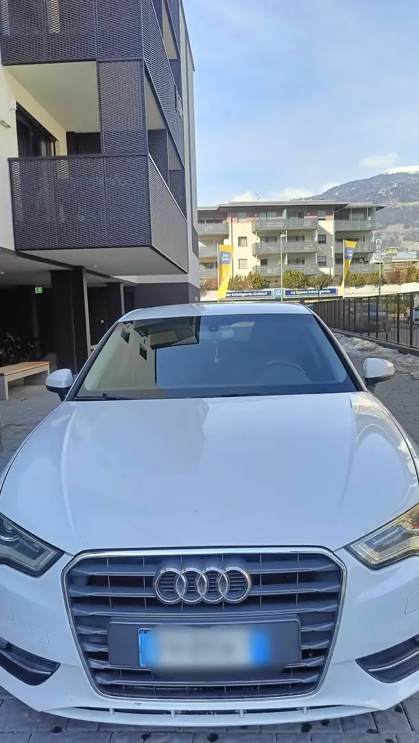 Audi A3 A3 Sportback 1.6 tdi Admired 110cv E6 Bianco - 1