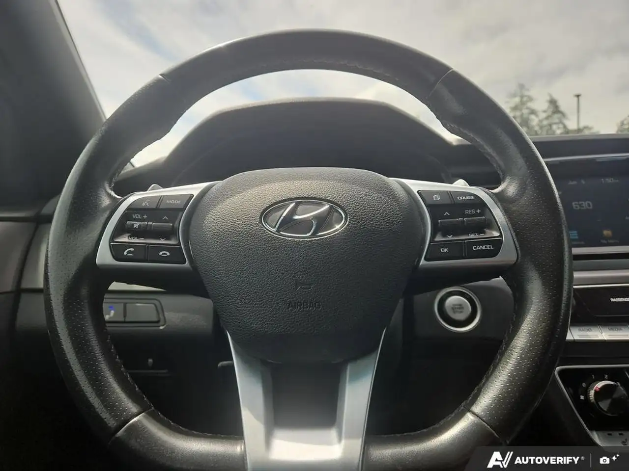 Hyundai SONATA снимка Hyundai SONATA