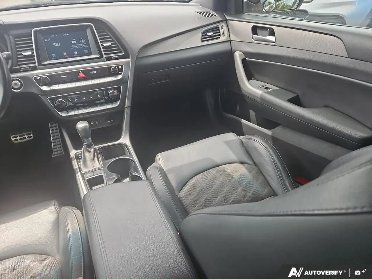 Hyundai SONATA снимка Hyundai SONATA