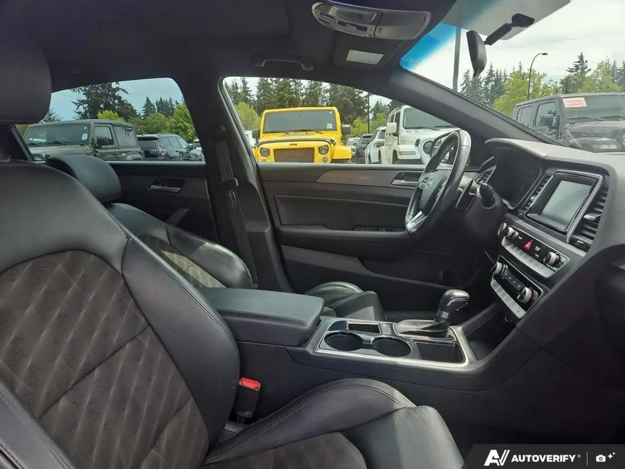 Hyundai SONATA снимка Hyundai SONATA