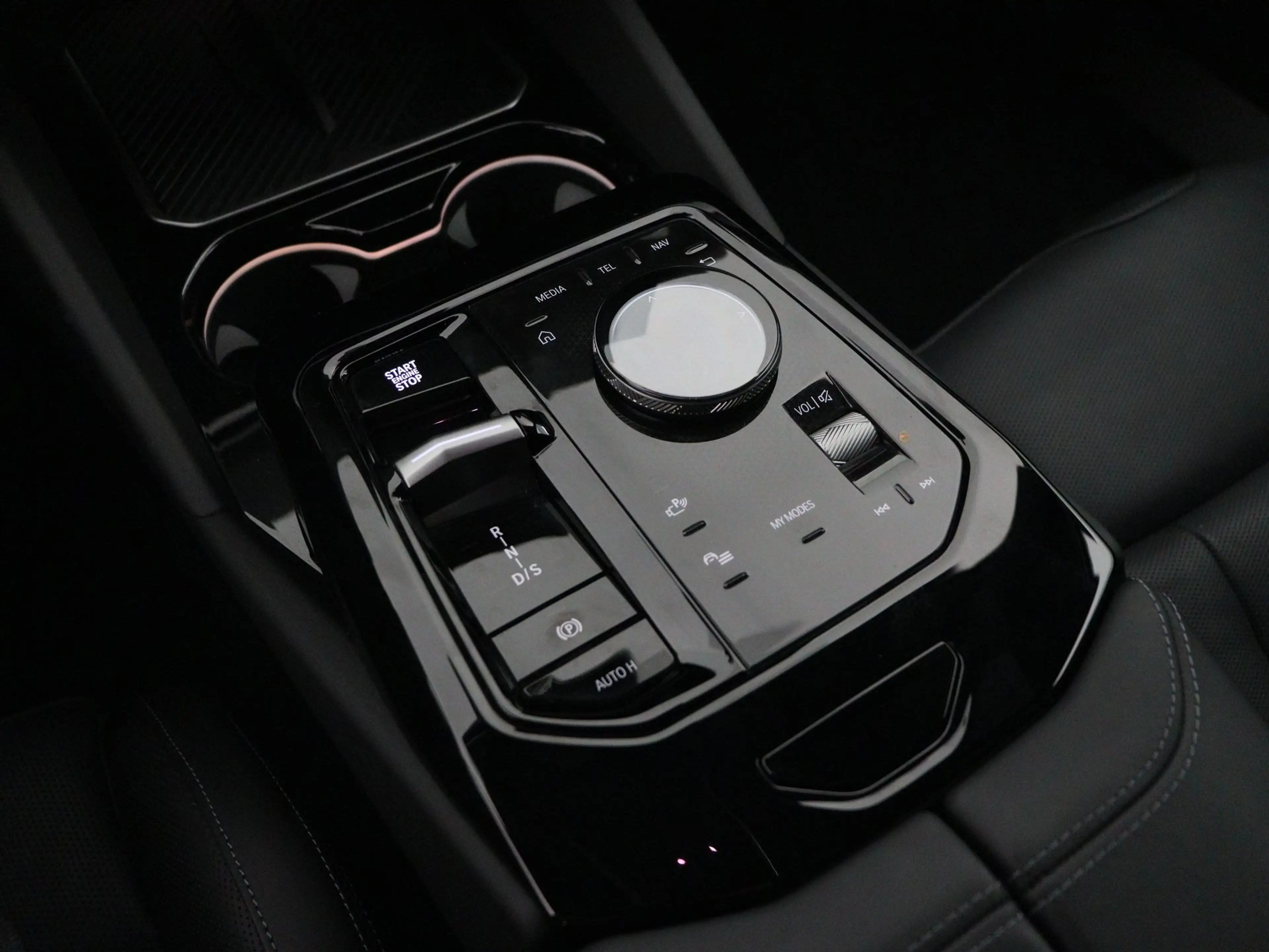 BMW 550 5 Serie Touring 550e xDrive — photo 10
