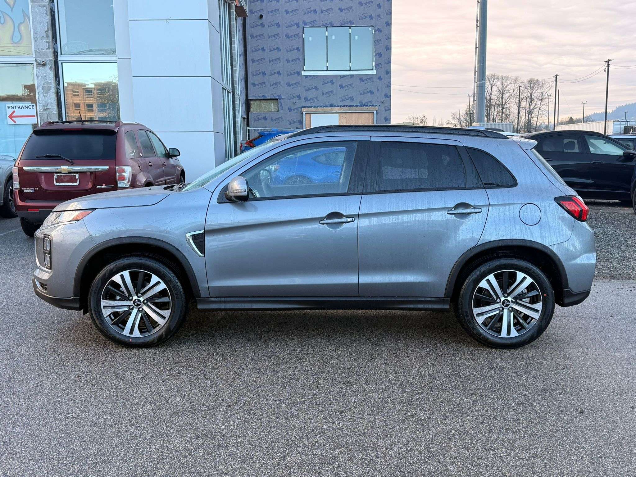 2026 Mitsubishi RVR SEL - Heated Steering Wheel, Blind Spot Warning — снимка 5