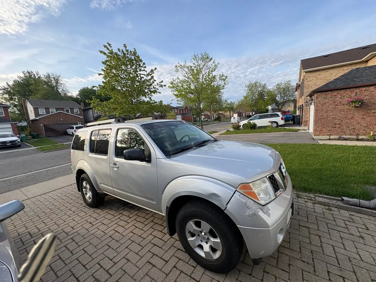 Nissan Pathfinder снимка Nissan Pathfinder
