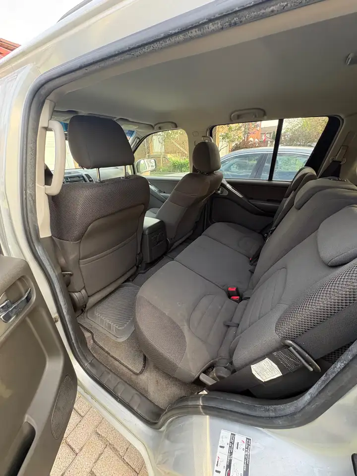 Nissan Pathfinder снимка Nissan Pathfinder