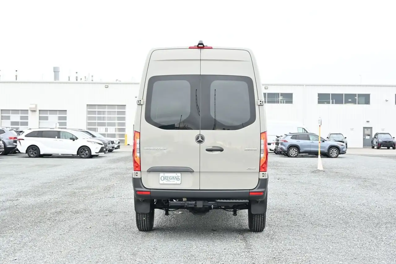 Mercedes-Benz Sprinter снимка Mercedes-Benz Sprinter
