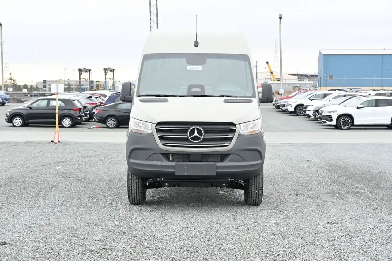 Mercedes-Benz Sprinter снимка Mercedes-Benz Sprinter