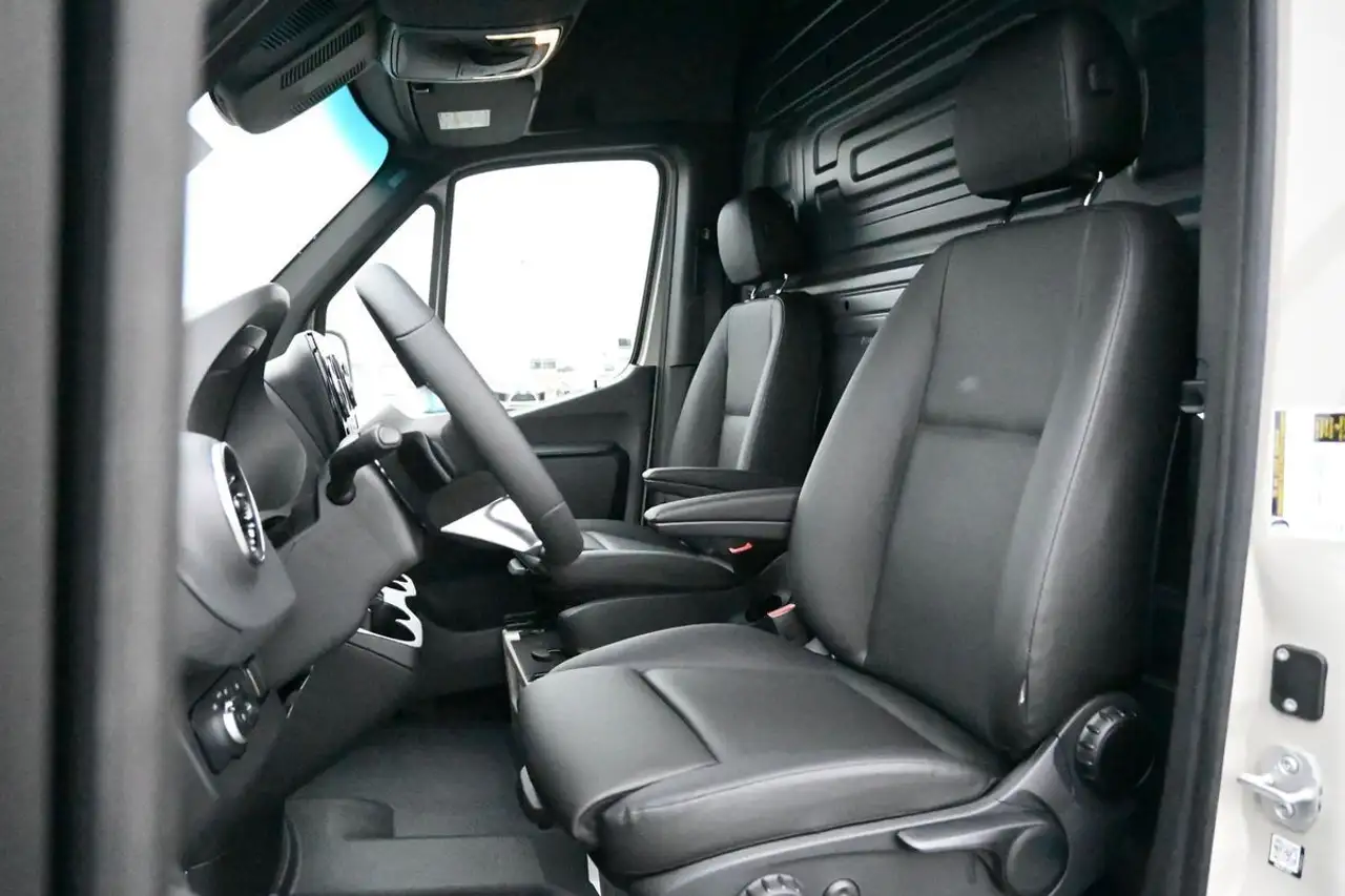 Mercedes-Benz Sprinter снимка Mercedes-Benz Sprinter