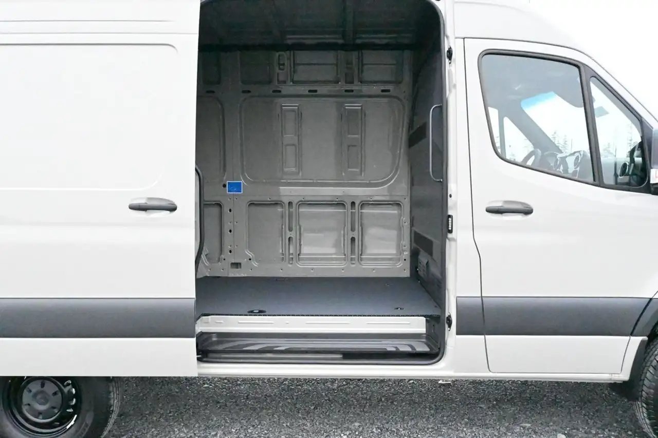 Mercedes-Benz Sprinter снимка Mercedes-Benz Sprinter