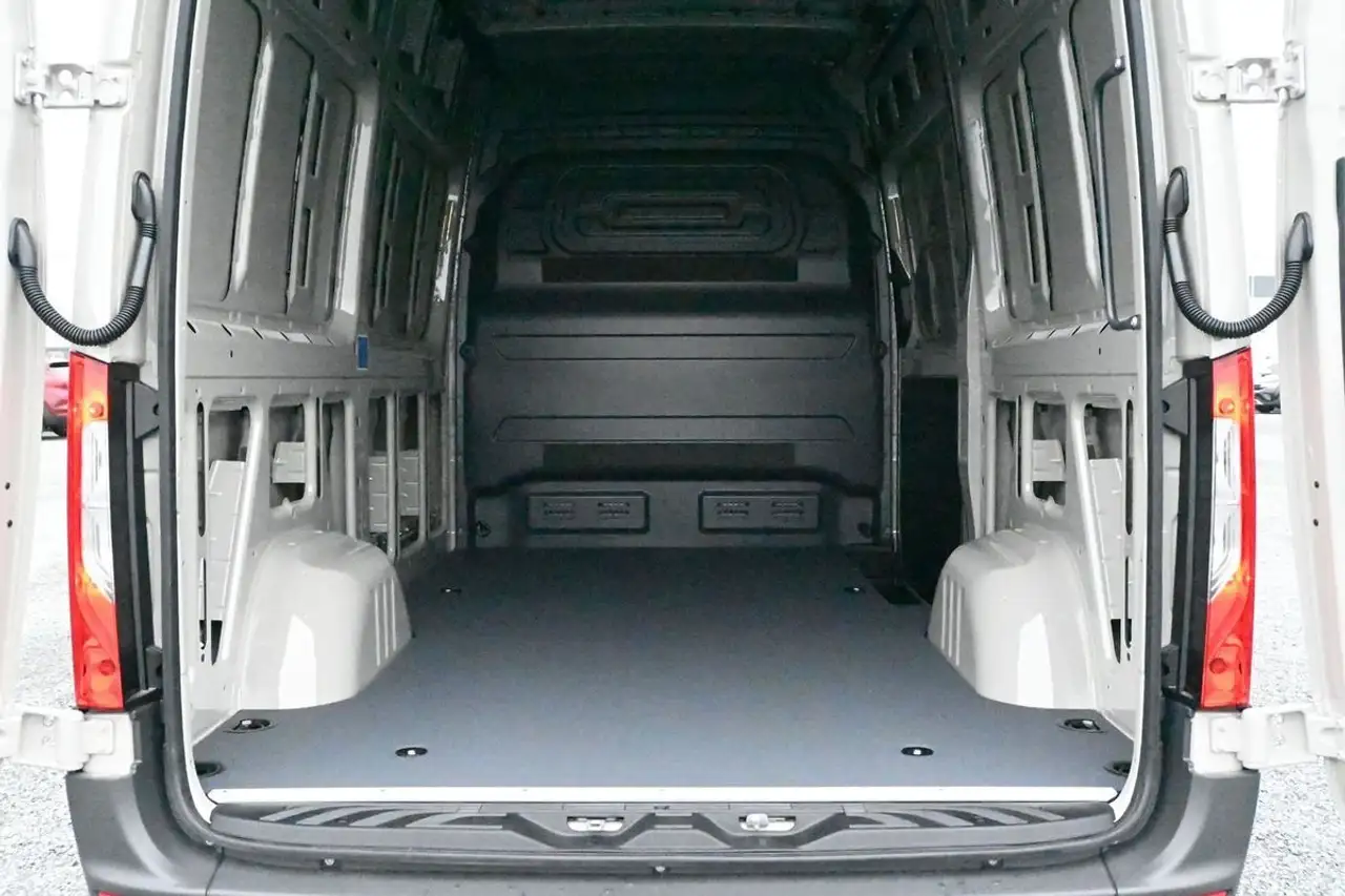 Mercedes-Benz Sprinter снимка Mercedes-Benz Sprinter