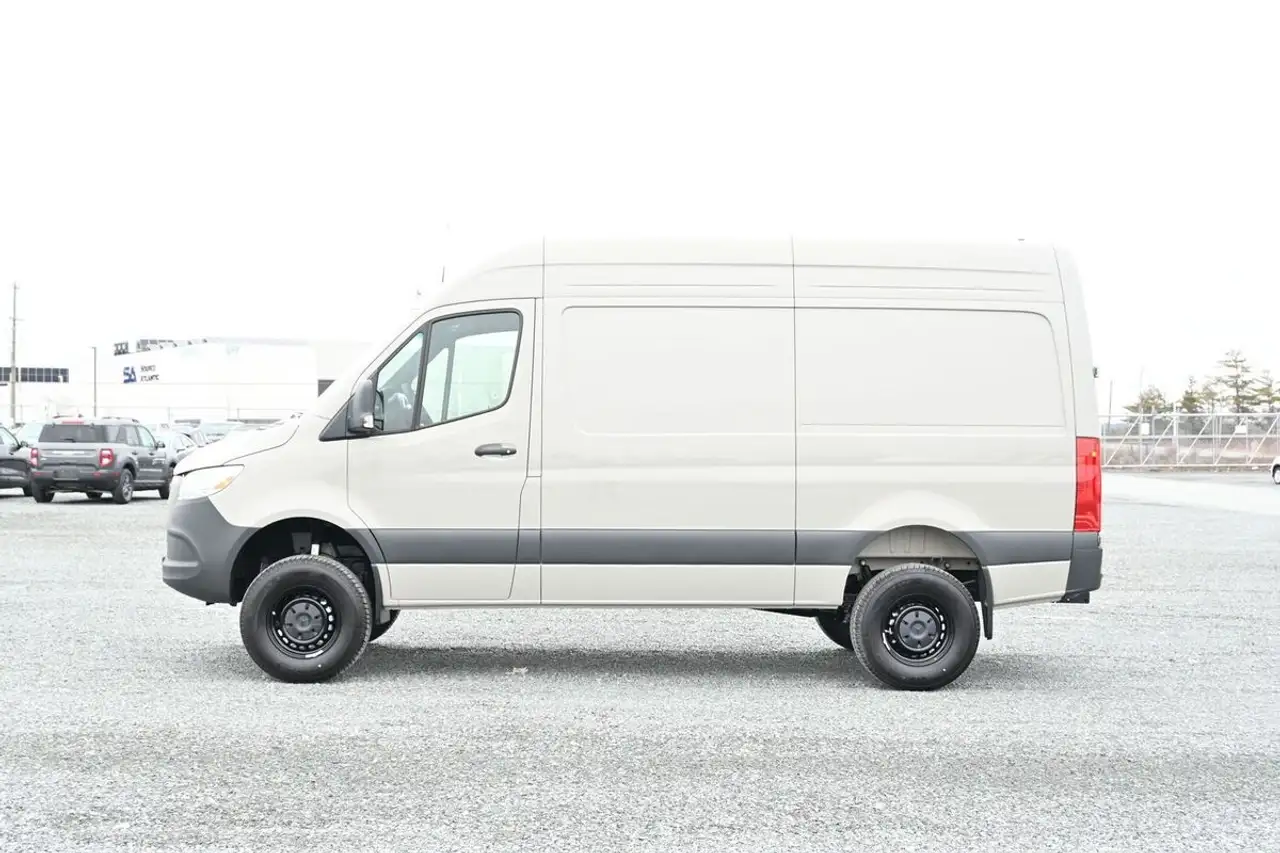 Mercedes-Benz Sprinter снимка Mercedes-Benz Sprinter