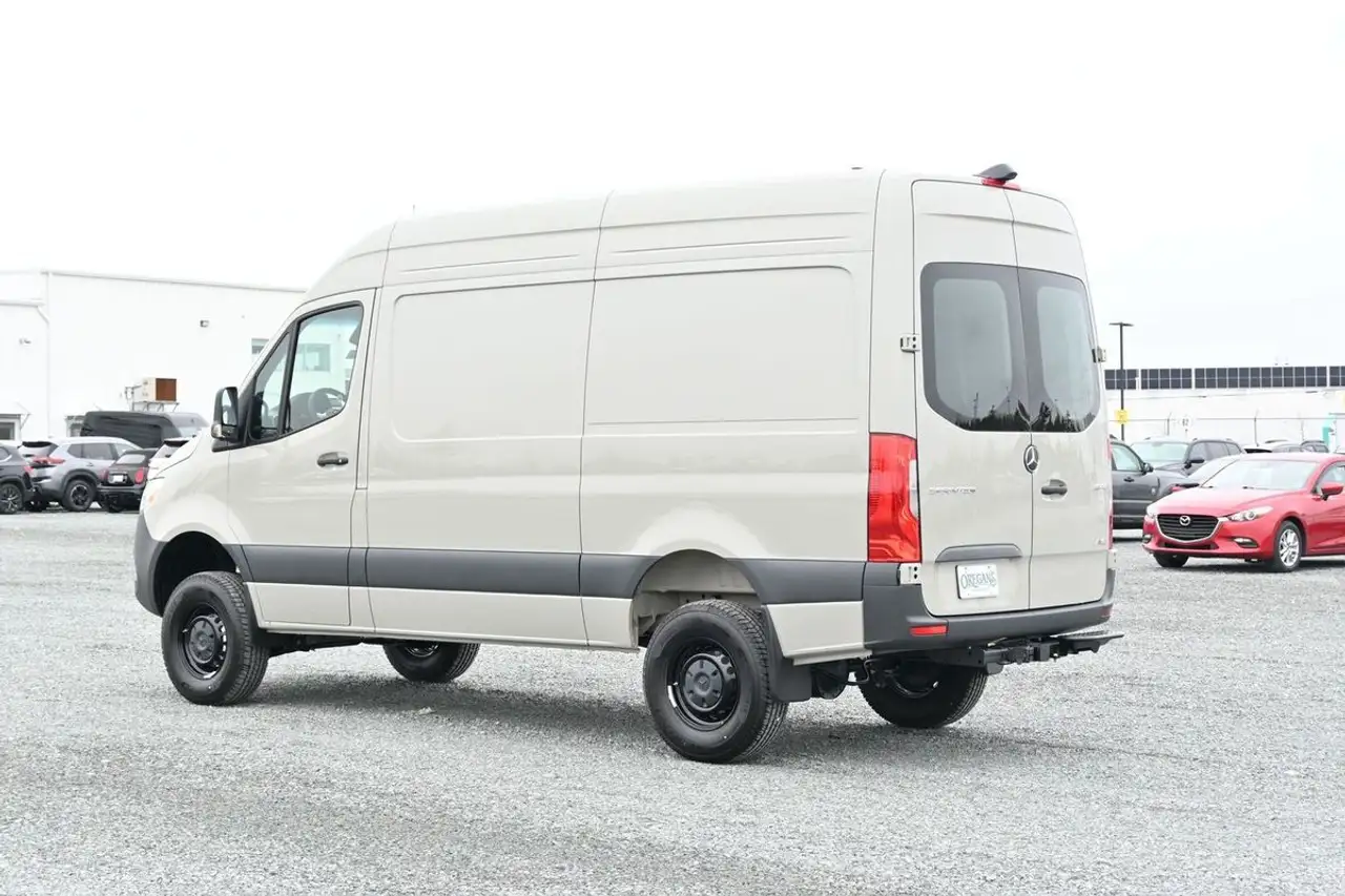 Mercedes-Benz Sprinter снимка Mercedes-Benz Sprinter