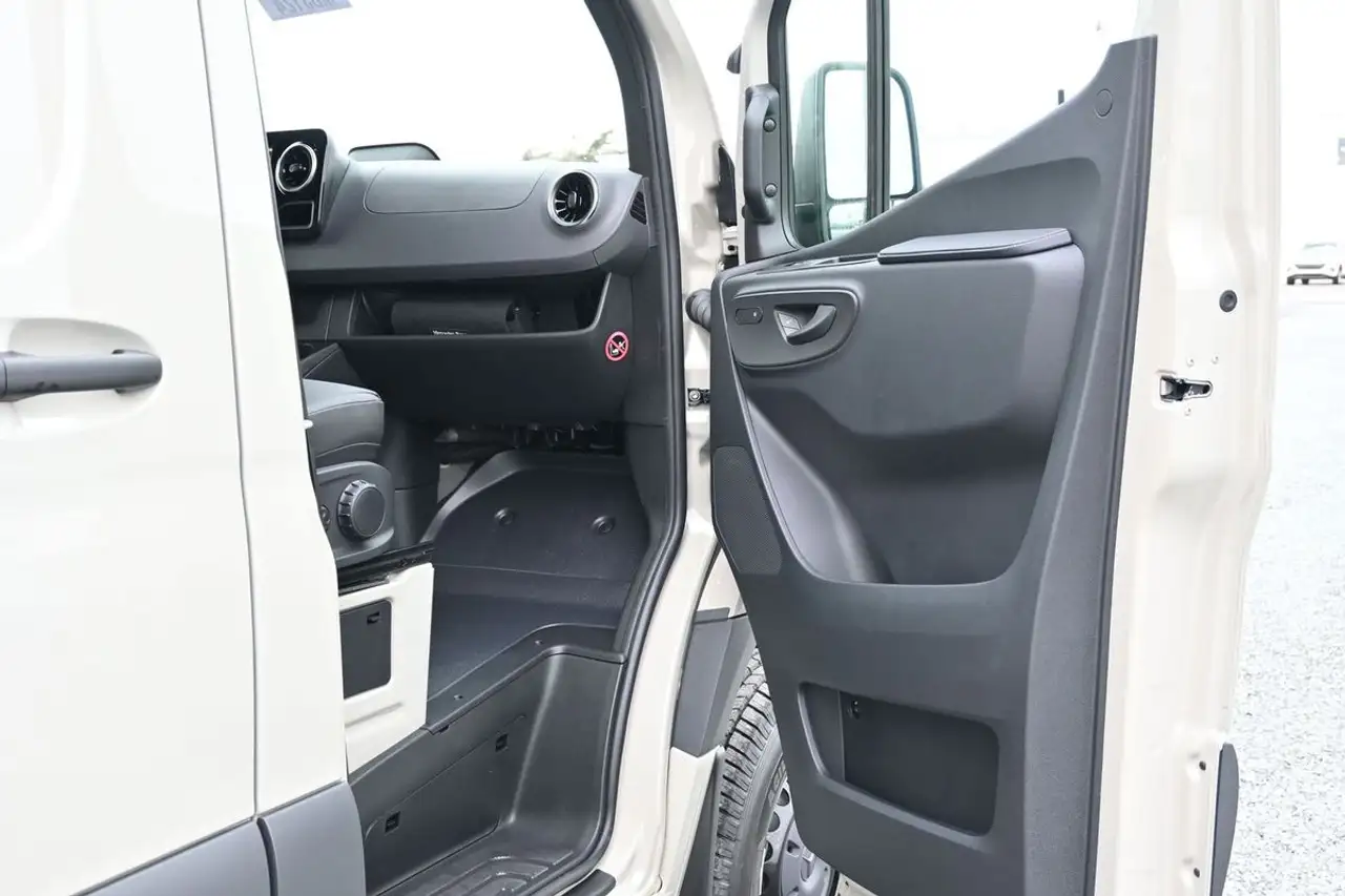 Mercedes-Benz Sprinter снимка Mercedes-Benz Sprinter