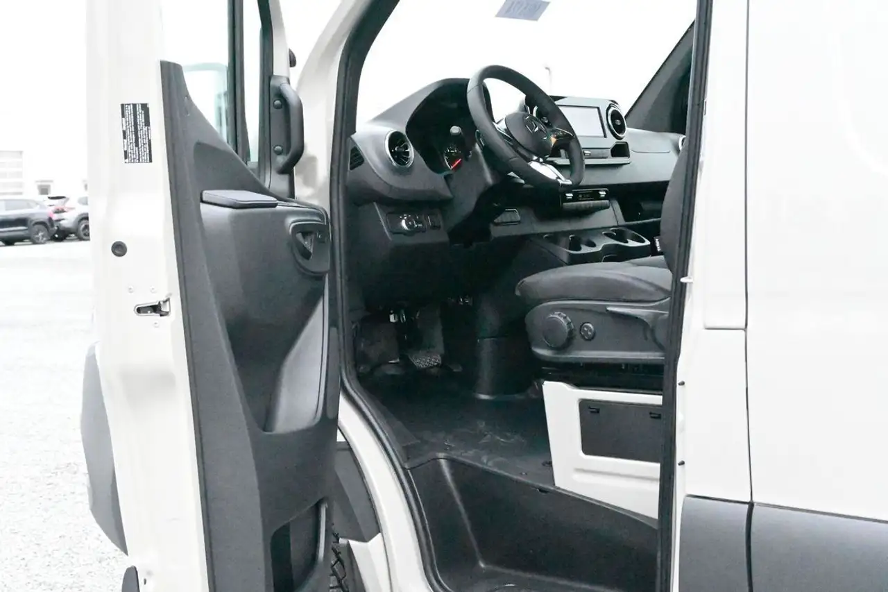 Mercedes-Benz Sprinter снимка Mercedes-Benz Sprinter