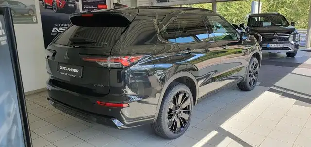 Mitsubishi Outlander view 6