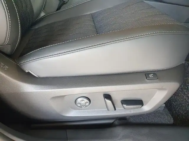Mitsubishi Outlander view 13