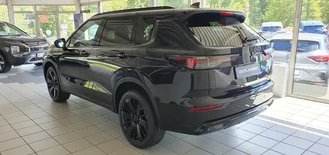 Mitsubishi Outlander view 5