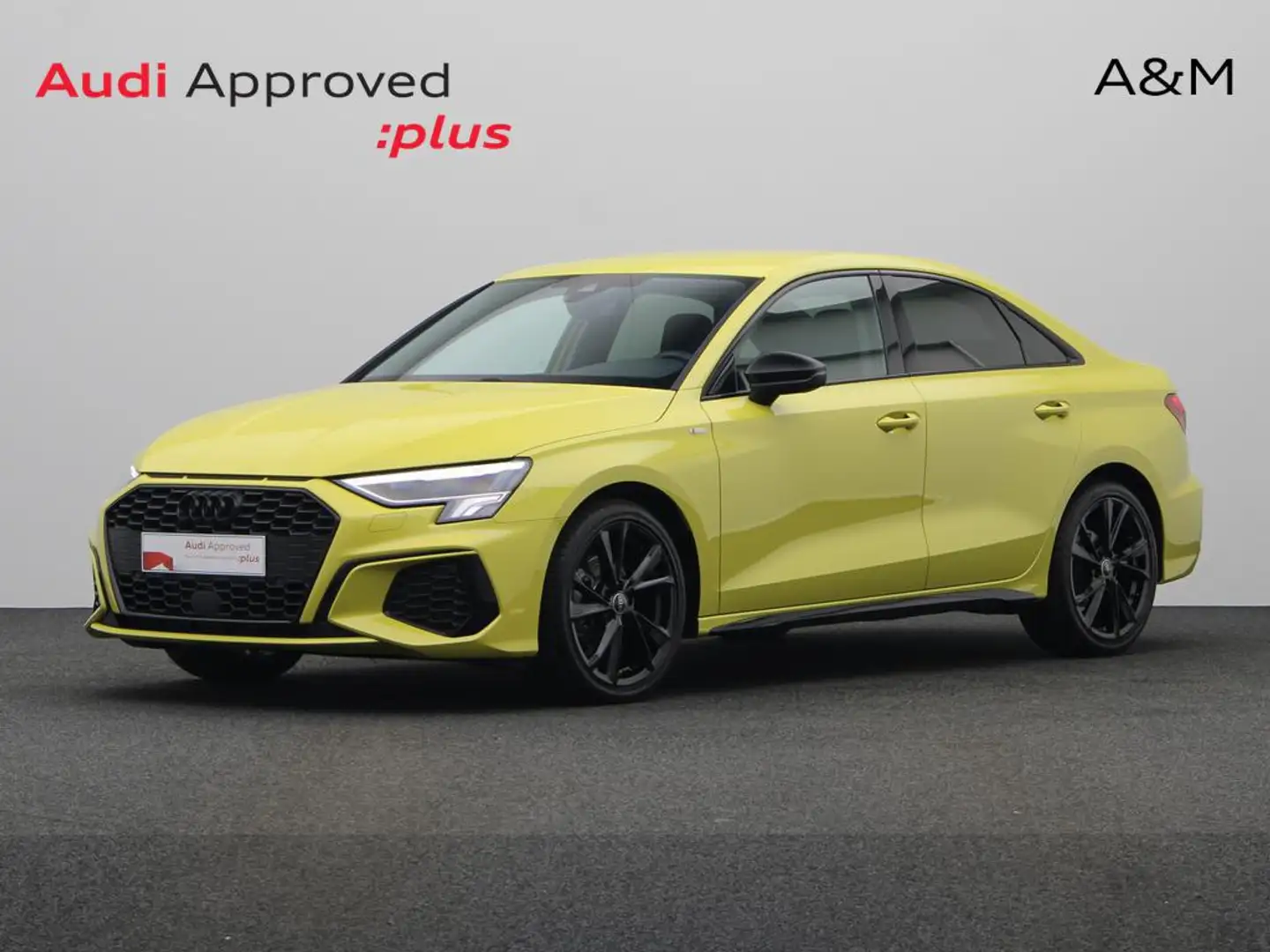 Audi A3 Sedan S-LINE 30 TFSI 110 PK S-TRONIC AUTOMAAT Jaune - 1