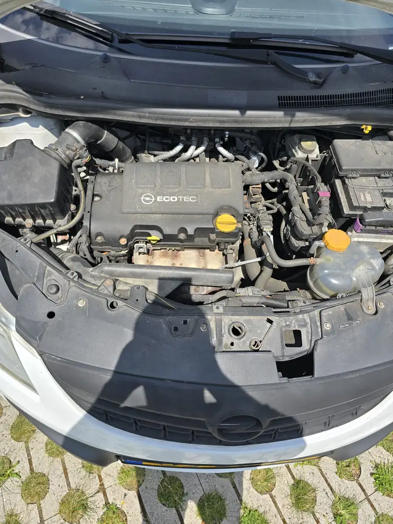 Opel Corsa 1.2 EcoF. CL.Edition LPG Biały - 2
