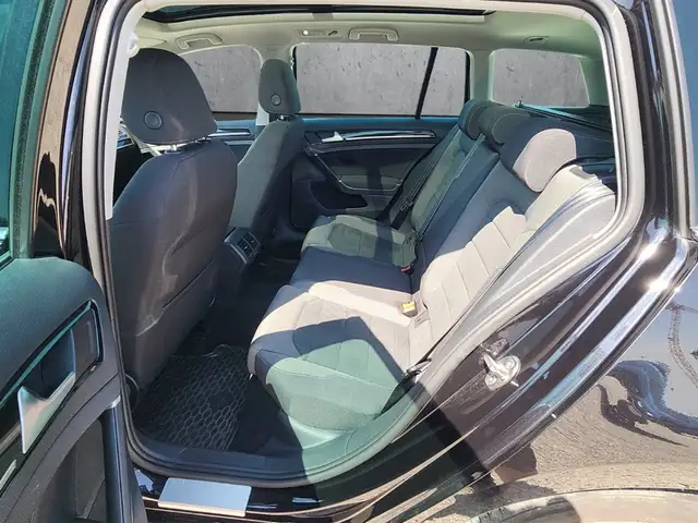 Volkswagen Golf view 8