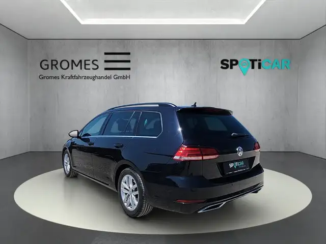 Volkswagen Golf view 5