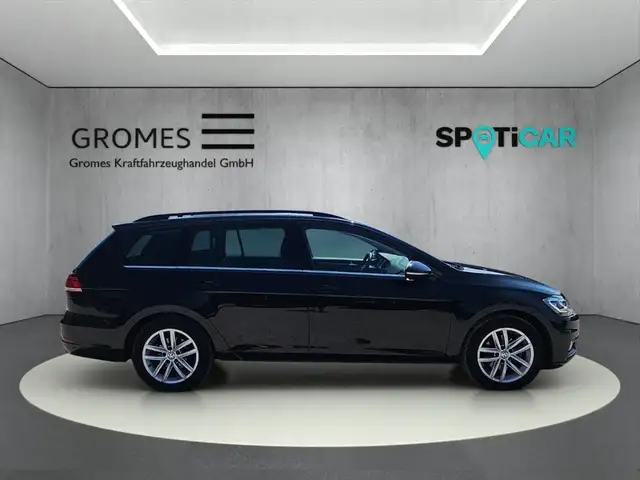 Volkswagen Golf view 2