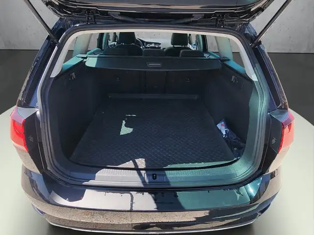 Volkswagen Golf view 7