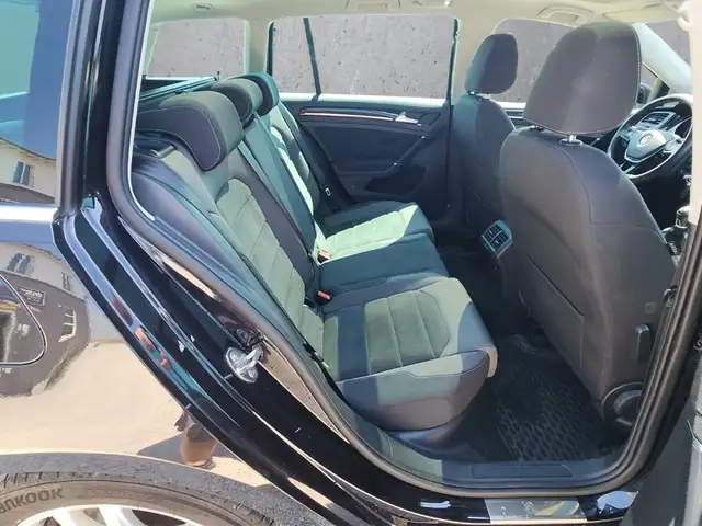 Volkswagen Golf view 14