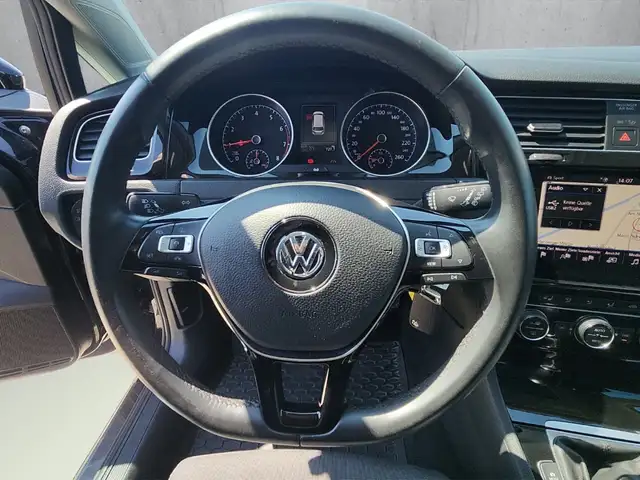 Volkswagen Golf view 10