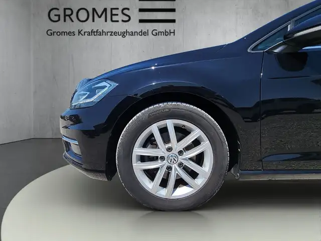 Volkswagen Golf view 11