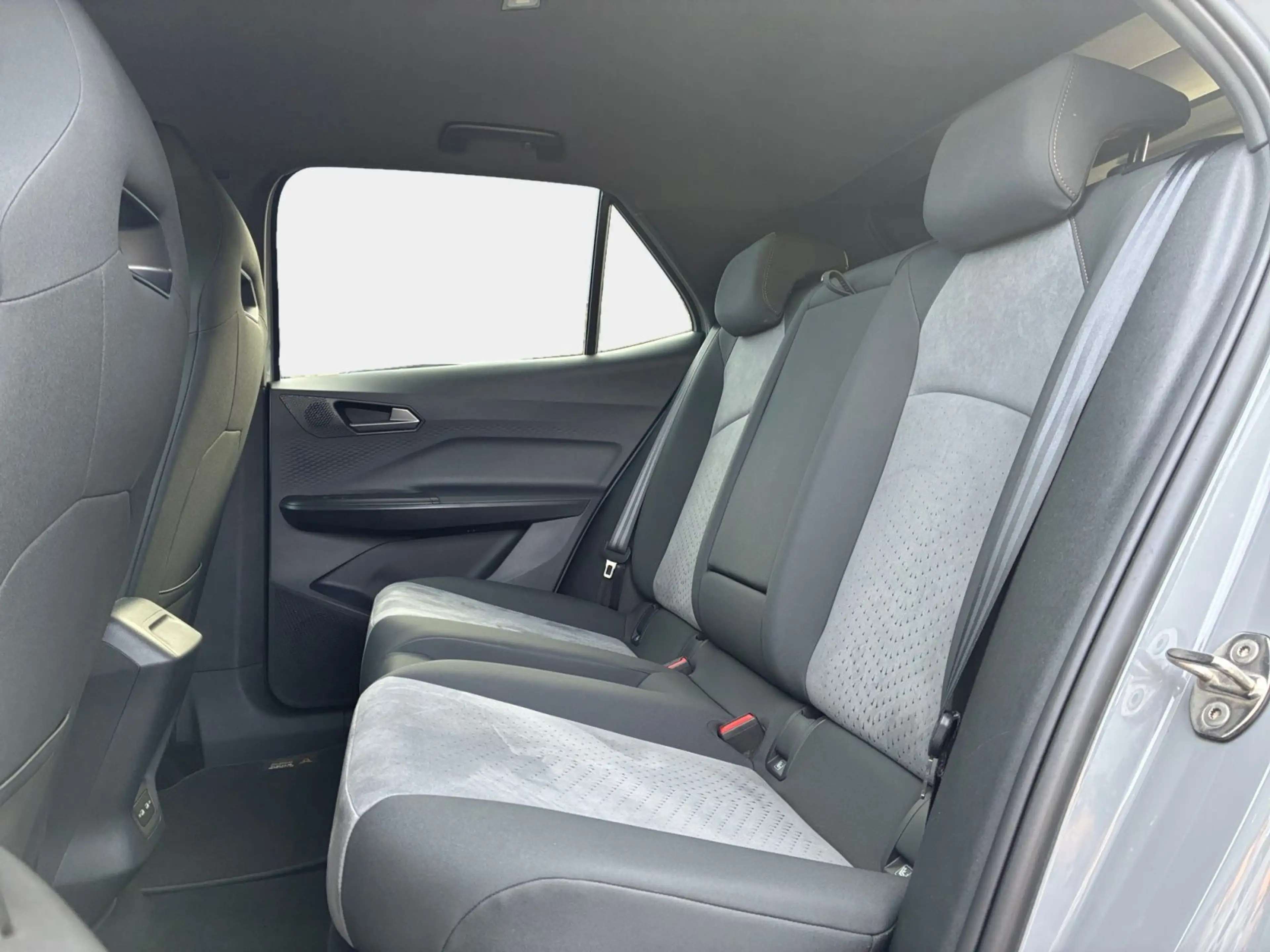 CUPRA Born 231 PS 77 kWh Wärmepumpe Navi GJR — photo 14