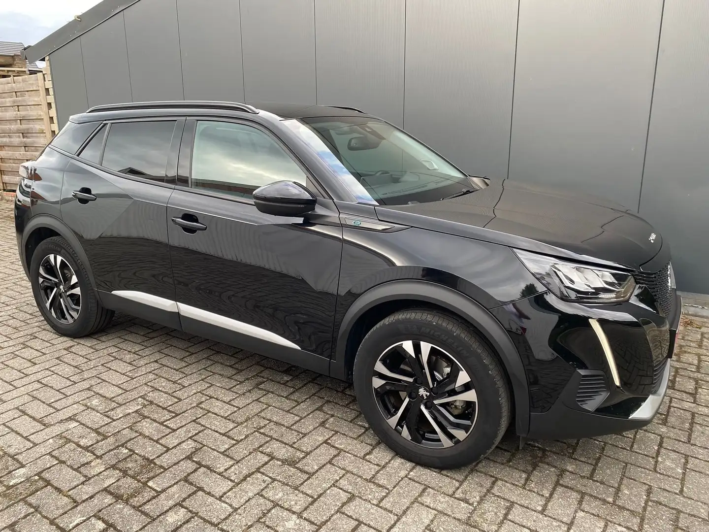 Peugeot e-2008 2008 Elektro Allure Pack Noir - 1