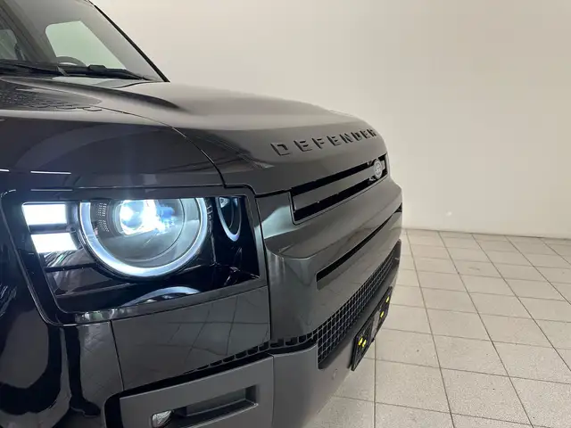 Land Rover Defender view 15