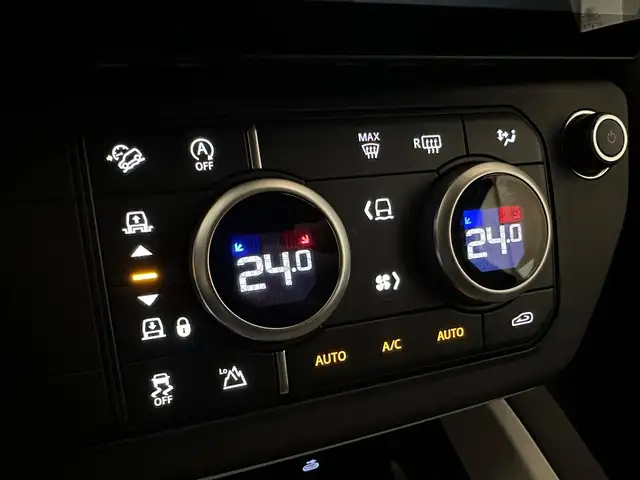 Land Rover Defender view 14