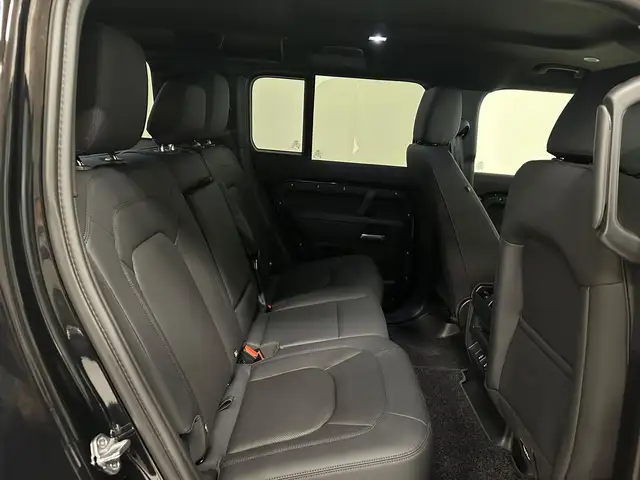 Land Rover Defender view 5