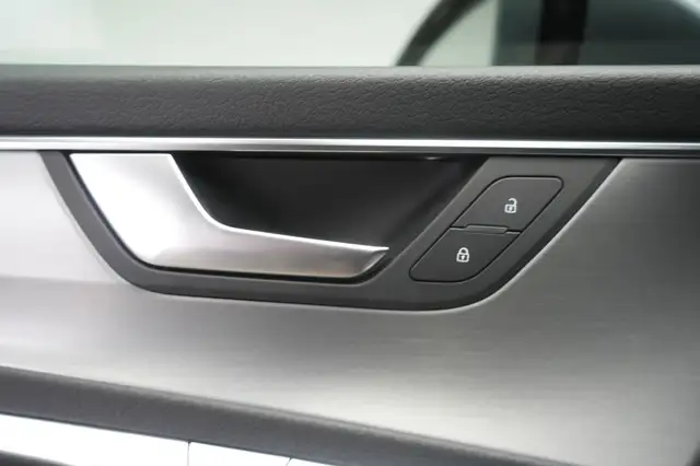 Audi A6 view 29