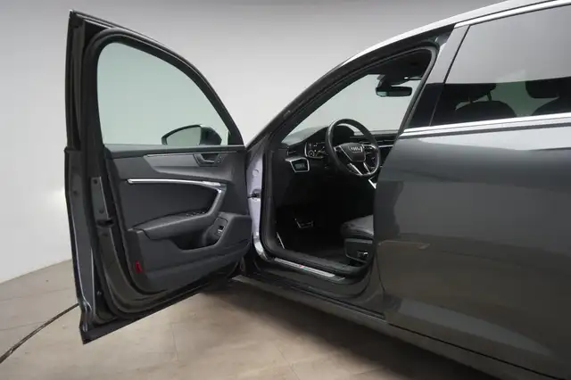 Audi A6 view 25