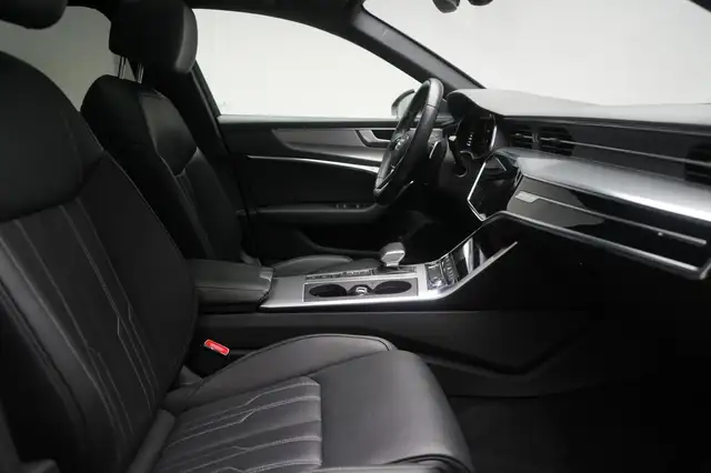 Audi A6 view 17