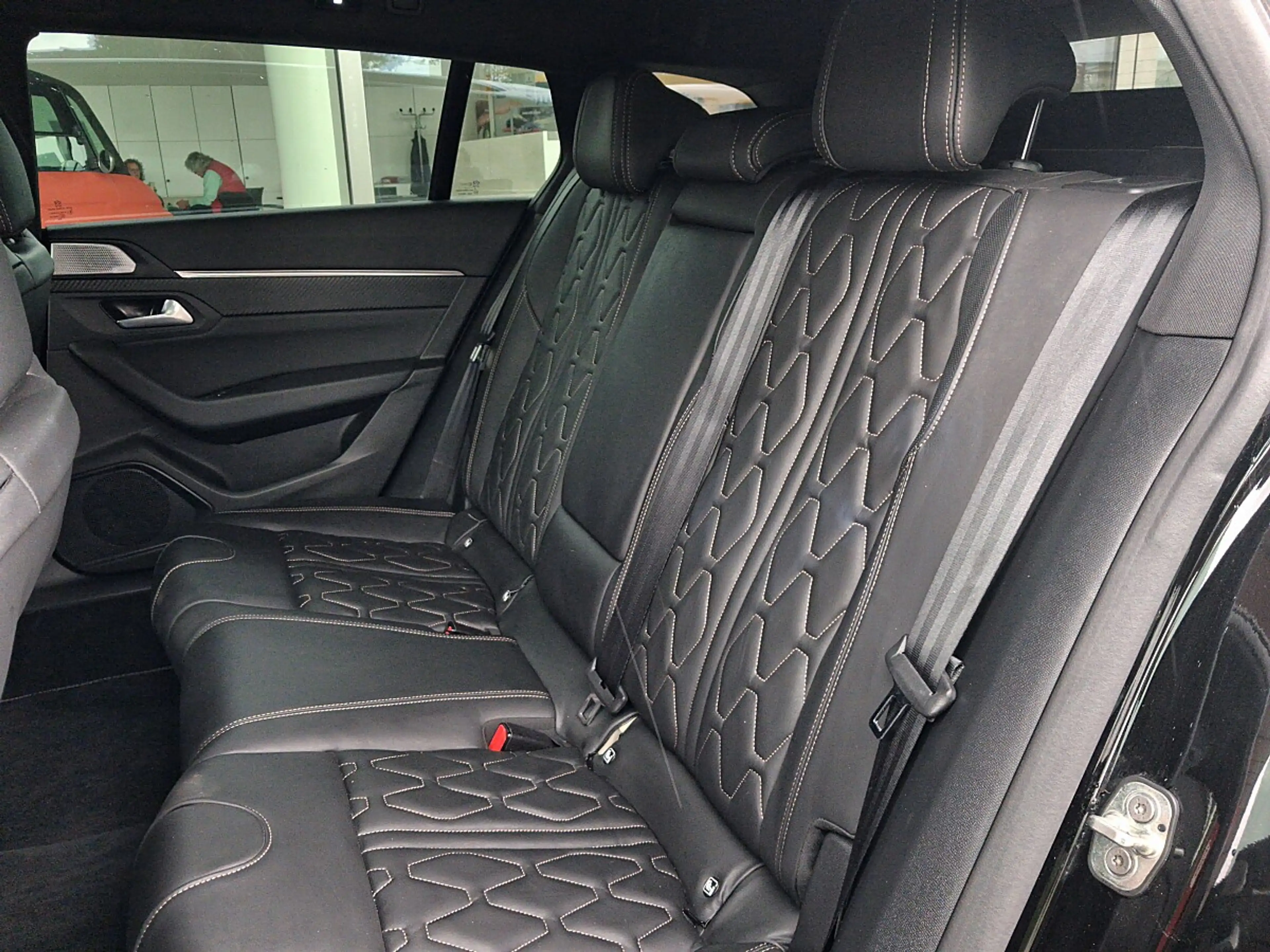 Peugeot 508 SW Hybrid 225 PHEV e-EAT8 Allure Aut. — photo 10