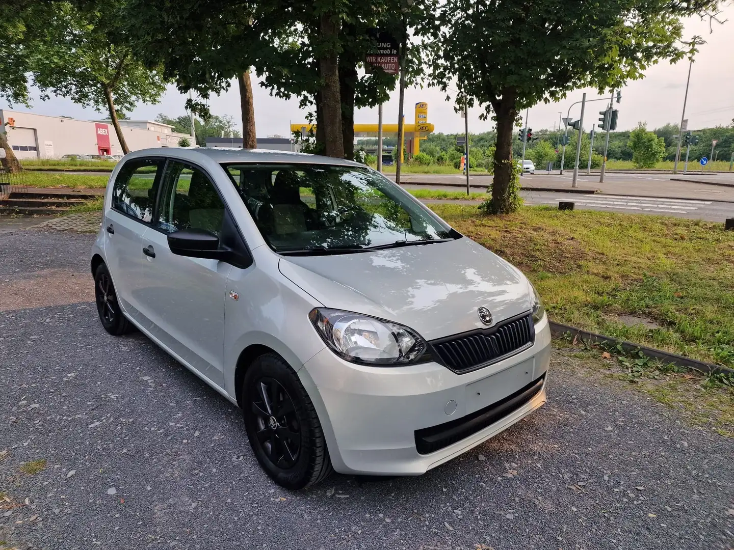 Skoda Citigo 1.0 MPI Active2.Hand/Klima/5.Türen/12.Garantie Silber - 1