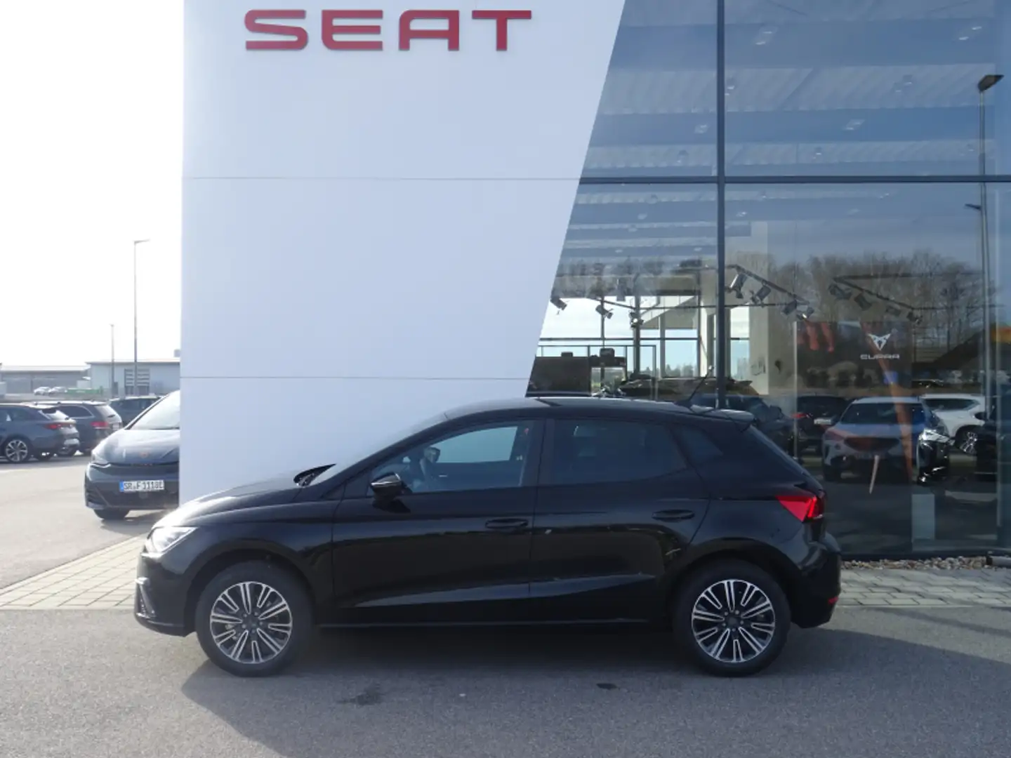 SEAT Ibiza Ibiza 1.0 TSI Style 95PS Sitzheizung PDC Kamera Vo Schwarz - 1
