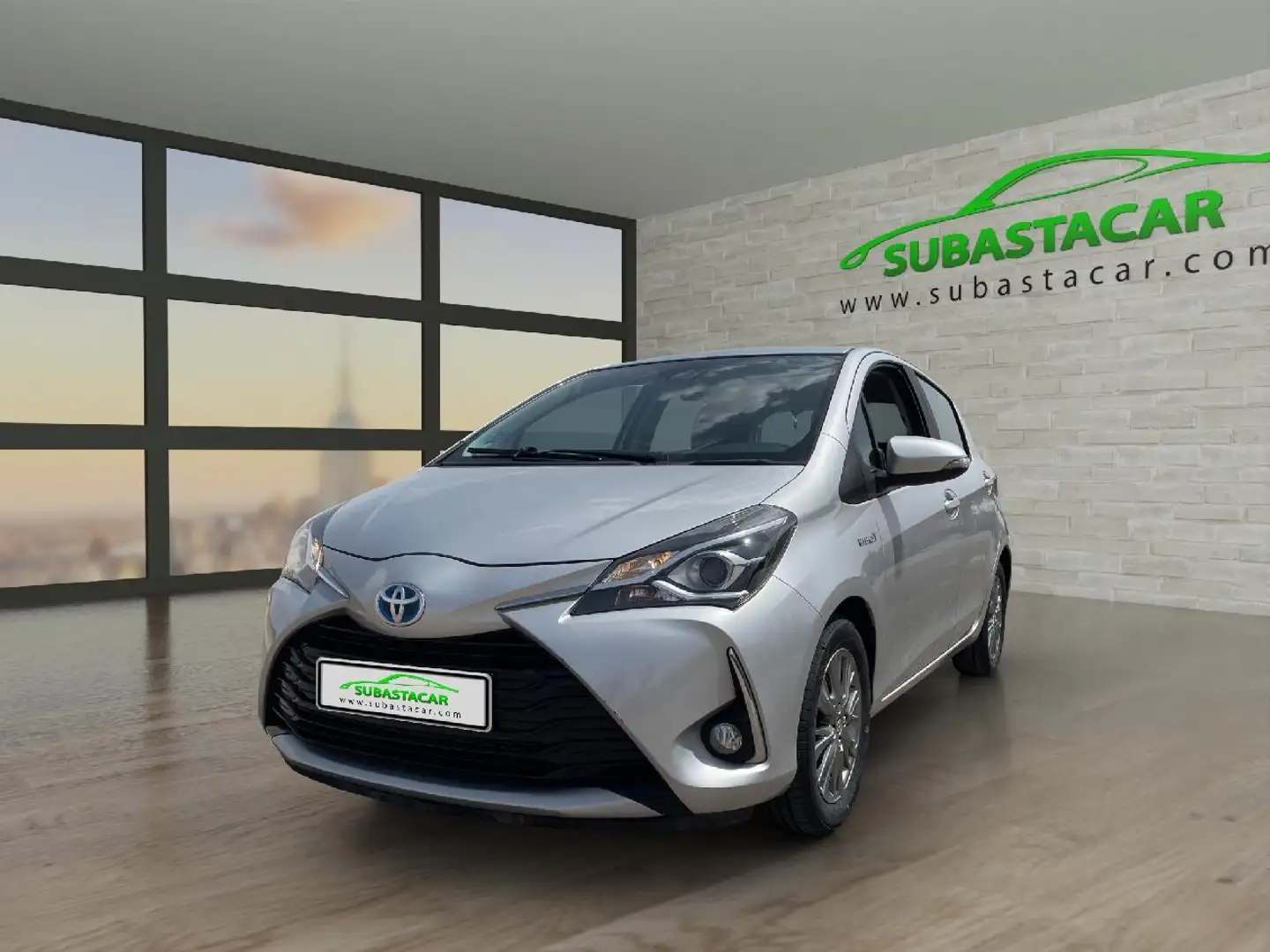 Toyota Yaris Hybrid 1.5 Active Gris - 1