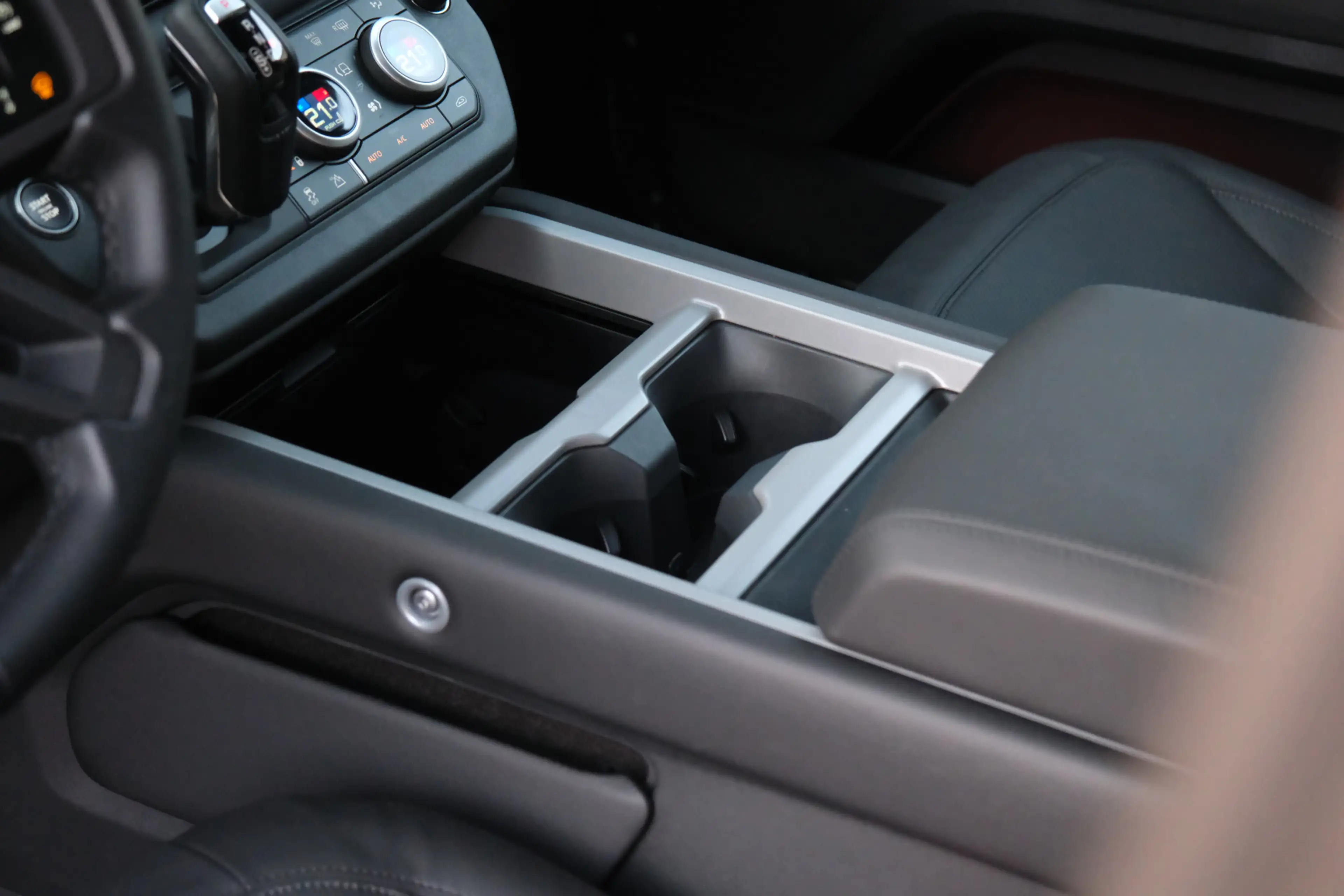 Land Rover Defender 110 2.0 P300e 110 X-Dynamic HSE | HNP € 131673,- | — photo 24