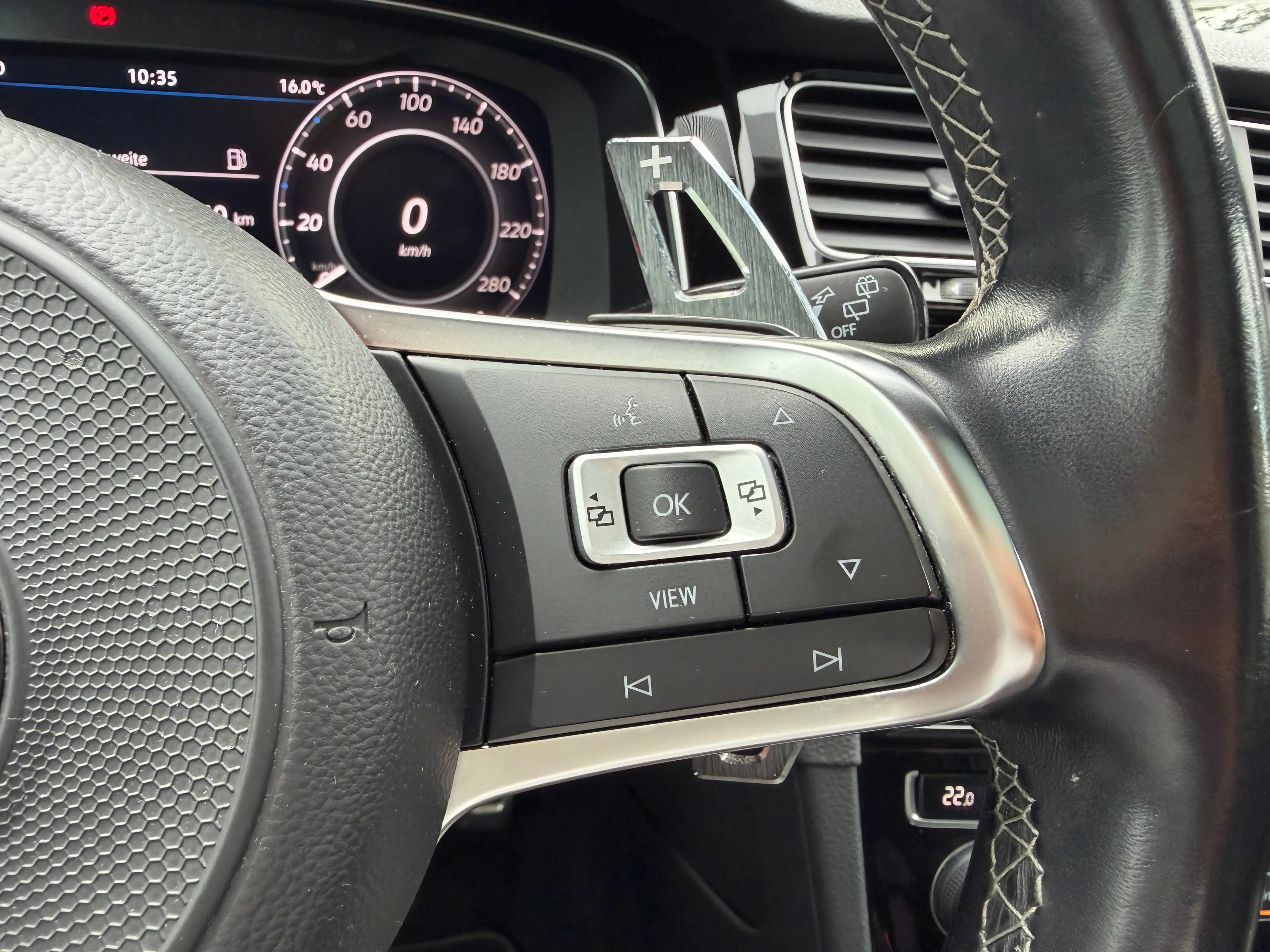 Volkswagen Golf GTD GTD LED*Virtual*Pano*AHK*Carplay*Keyless! — photo 12