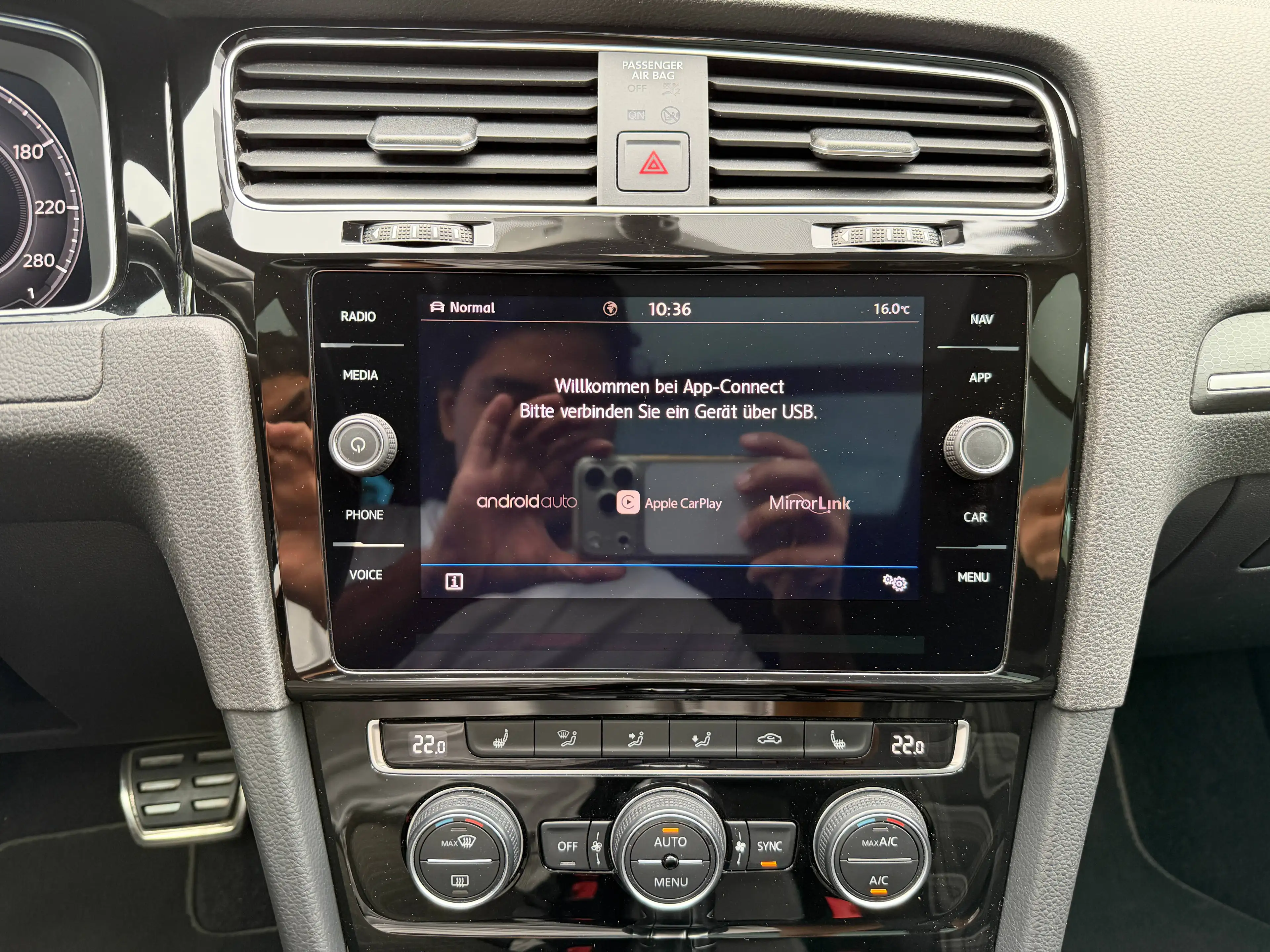 Volkswagen Golf GTD GTD LED*Virtual*Pano*AHK*Carplay*Keyless! — photo 15
